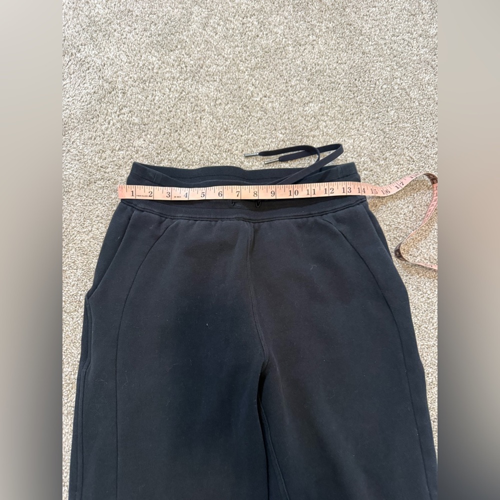 Lululemon Scuba Relaxed-Fit High-Rise Jogger 6 - Picture 5 of 9